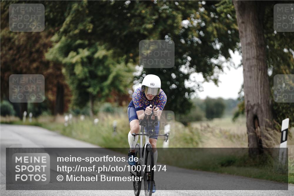 30.08.2026 - Elbe Triathlon Hamburg Michael Burmester http://msf.ph/oto/10071474 30.08.2026 10:05:22 Radfahren 591, 683, 968 meine-sportfotos.de