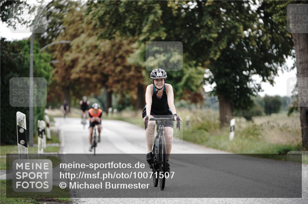 30.08.2026 - Elbe Triathlon Hamburg Michael Burmester http://msf.ph/oto/10071507 30.08.2026 10:05:50 Radfahren 542, 786, 894 meine-sportfotos.de