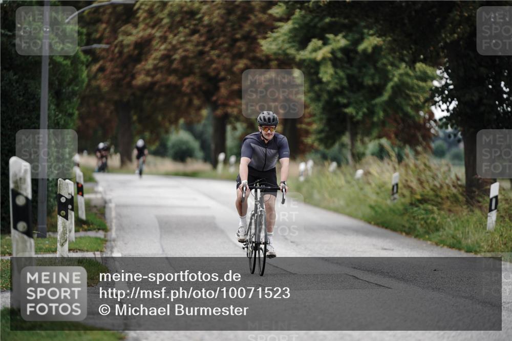 30.08.2026 - Elbe Triathlon Hamburg Michael Burmester http://msf.ph/oto/10071523 30.08.2026 10:06:00 Radfahren 405 meine-sportfotos.de
