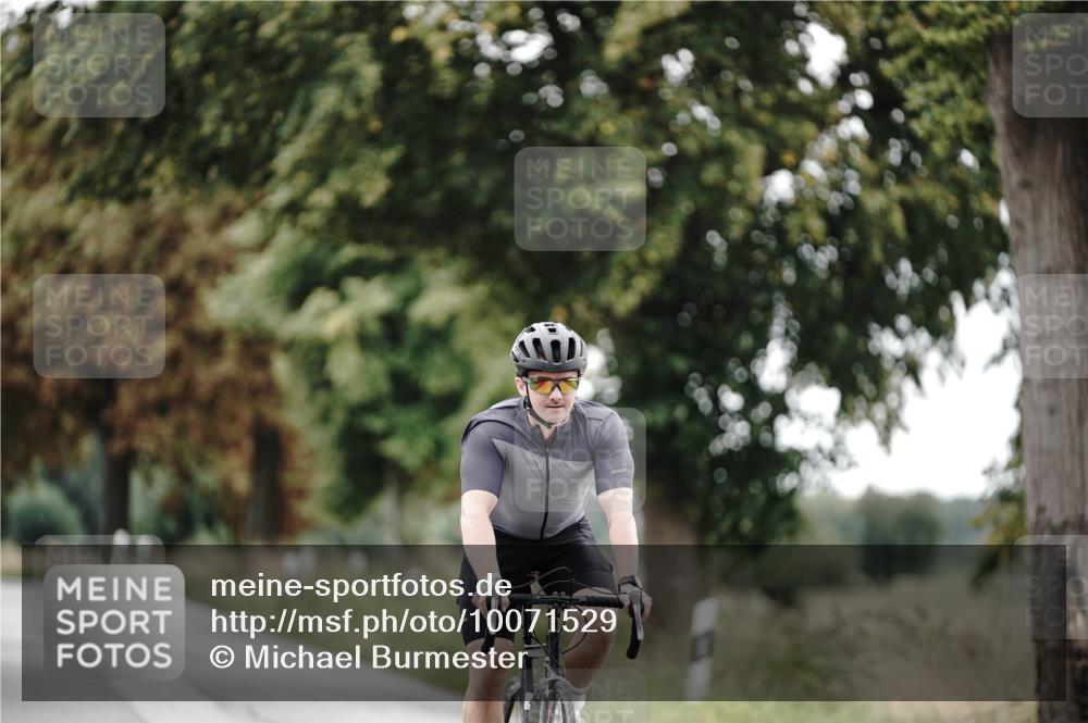 30.08.2026 - Elbe Triathlon Hamburg Michael Burmester http://msf.ph/oto/10071529 30.08.2026 10:06:01 Radfahren 405 meine-sportfotos.de