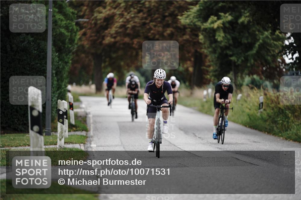 30.08.2026 - Elbe Triathlon Hamburg Michael Burmester http://msf.ph/oto/10071531 30.08.2026 10:06:09 Radfahren 483, 584, 732, 787, 877, 923 meine-sportfotos.de