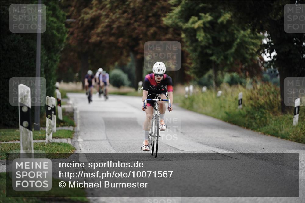 30.08.2026 - Elbe Triathlon Hamburg Michael Burmester http://msf.ph/oto/10071567 30.08.2026 10:06:18 Radfahren 483, 787, 816, 877 meine-sportfotos.de