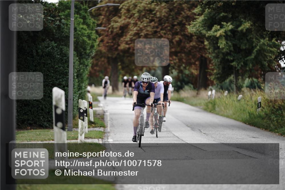 30.08.2026 - Elbe Triathlon Hamburg Michael Burmester http://msf.ph/oto/10071578 30.08.2026 10:06:24 Radfahren 668, 687, 715, 806 meine-sportfotos.de