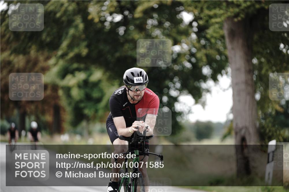 30.08.2026 - Elbe Triathlon Hamburg Michael Burmester http://msf.ph/oto/10071585 30.08.2026 10:06:29 Radfahren 490, 498, 609, 668, 687, 715, 806 meine-sportfotos.de