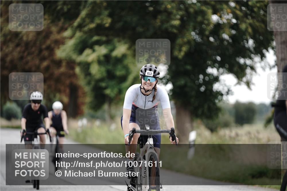 30.08.2026 - Elbe Triathlon Hamburg Michael Burmester http://msf.ph/oto/10071611 30.08.2026 10:06:43 Radfahren 555, 814, 822, 845, 875, 946 meine-sportfotos.de