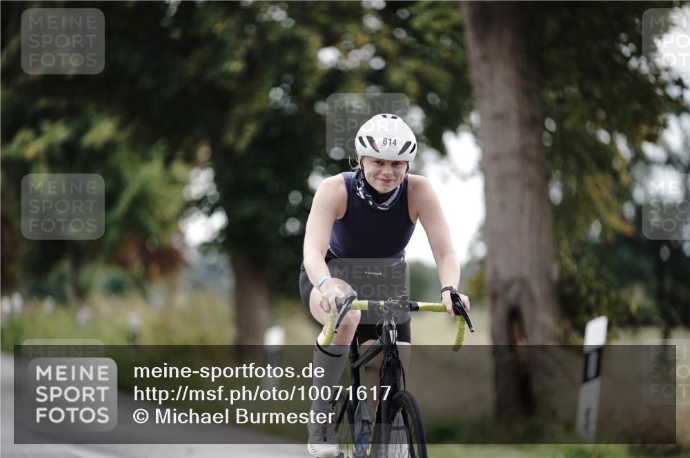 30.08.2026 - Elbe Triathlon Hamburg Michael Burmester http://msf.ph/oto/10071617 30.08.2026 10:06:46 Radfahren 550, 814, 822, 875, 946 meine-sportfotos.de