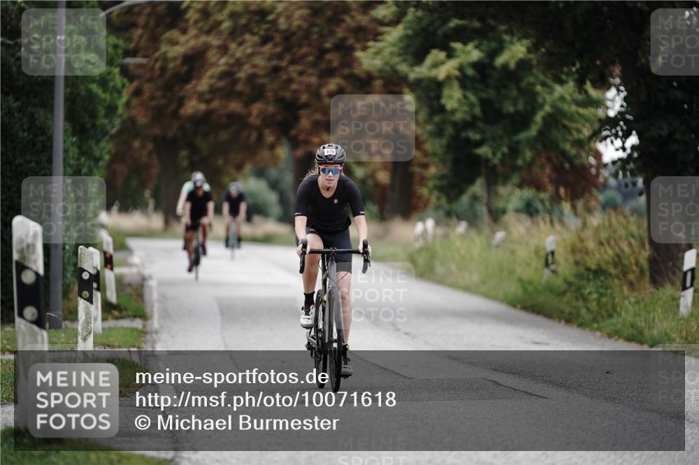 30.08.2026 - Elbe Triathlon Hamburg Michael Burmester http://msf.ph/oto/10071618 30.08.2026 10:06:48 Radfahren 449, 550, 794, 814, 875 meine-sportfotos.de