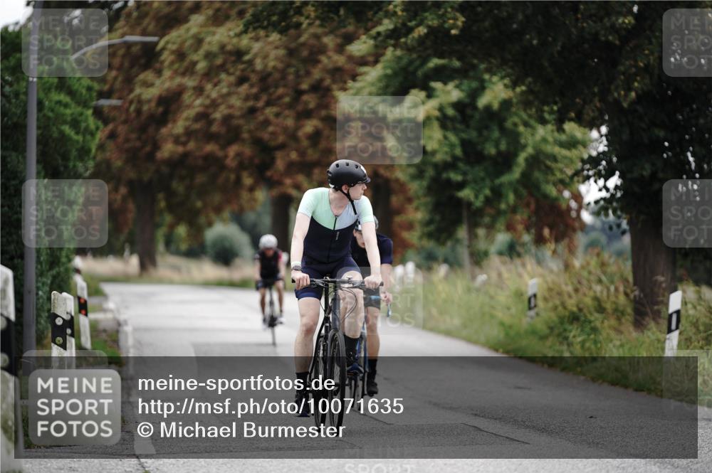 30.08.2026 - Elbe Triathlon Hamburg Michael Burmester http://msf.ph/oto/10071635 30.08.2026 10:06:53 Radfahren 449, 550, 794, 977 meine-sportfotos.de