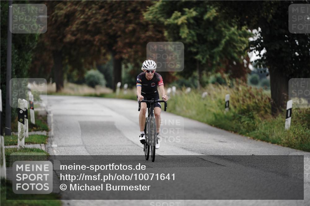 30.08.2026 - Elbe Triathlon Hamburg Michael Burmester http://msf.ph/oto/10071641 30.08.2026 10:06:57 Radfahren 449, 794, 977 meine-sportfotos.de