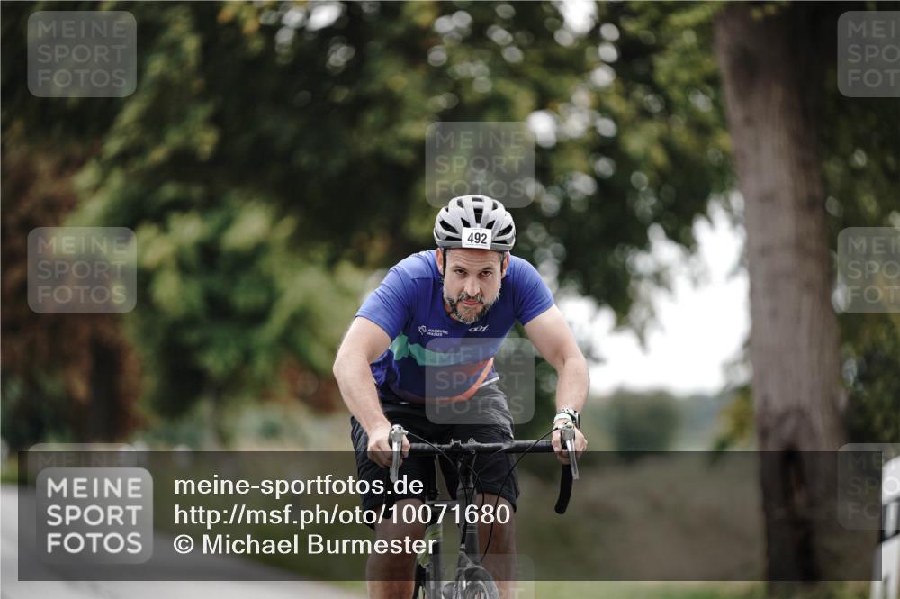 30.08.2026 - Elbe Triathlon Hamburg Michael Burmester http://msf.ph/oto/10071680 30.08.2026 10:07:34 Radfahren 492, 554, 739, 773, 775, 936, 982 meine-sportfotos.de
