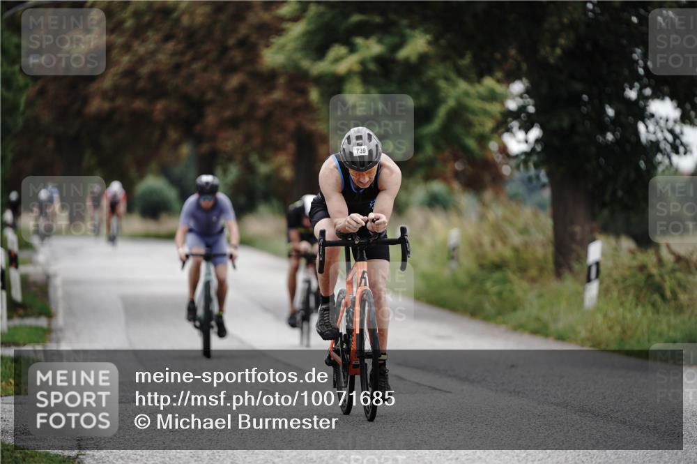 30.08.2026 - Elbe Triathlon Hamburg Michael Burmester http://msf.ph/oto/10071685 30.08.2026 10:07:38 Radfahren 554, 739, 773, 936 meine-sportfotos.de