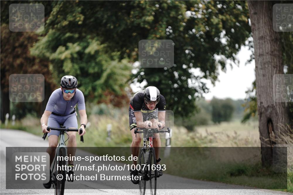 30.08.2026 - Elbe Triathlon Hamburg Michael Burmester http://msf.ph/oto/10071693 30.08.2026 10:07:39 Radfahren 554, 739, 773, 936 meine-sportfotos.de
