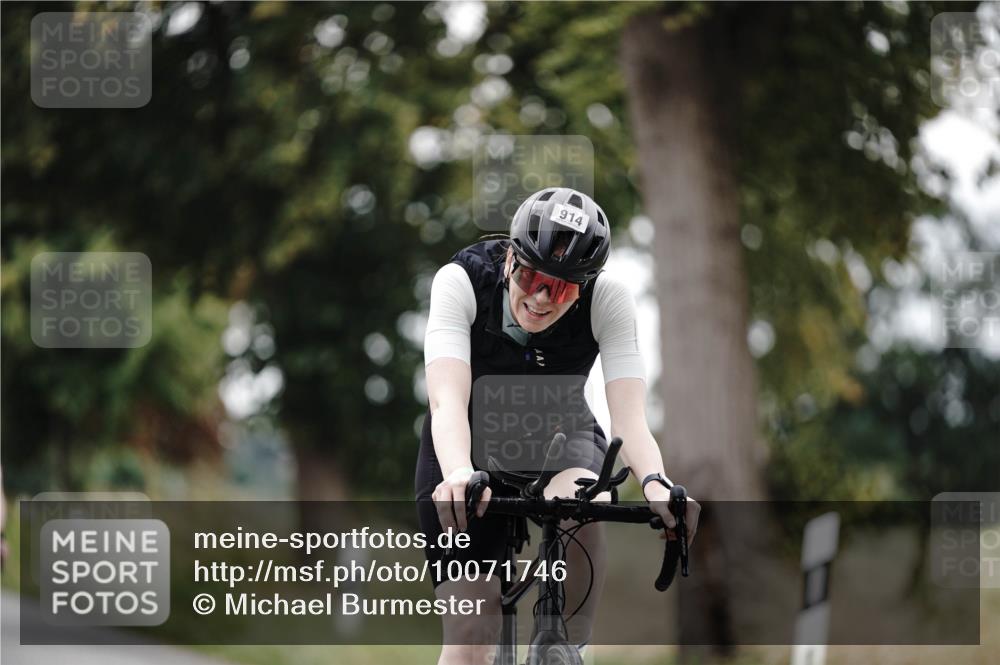 30.08.2026 - Elbe Triathlon Hamburg Michael Burmester http://msf.ph/oto/10071746 30.08.2026 10:08:10 Radfahren 434, 482, 696, 763, 800, 812, 914 meine-sportfotos.de