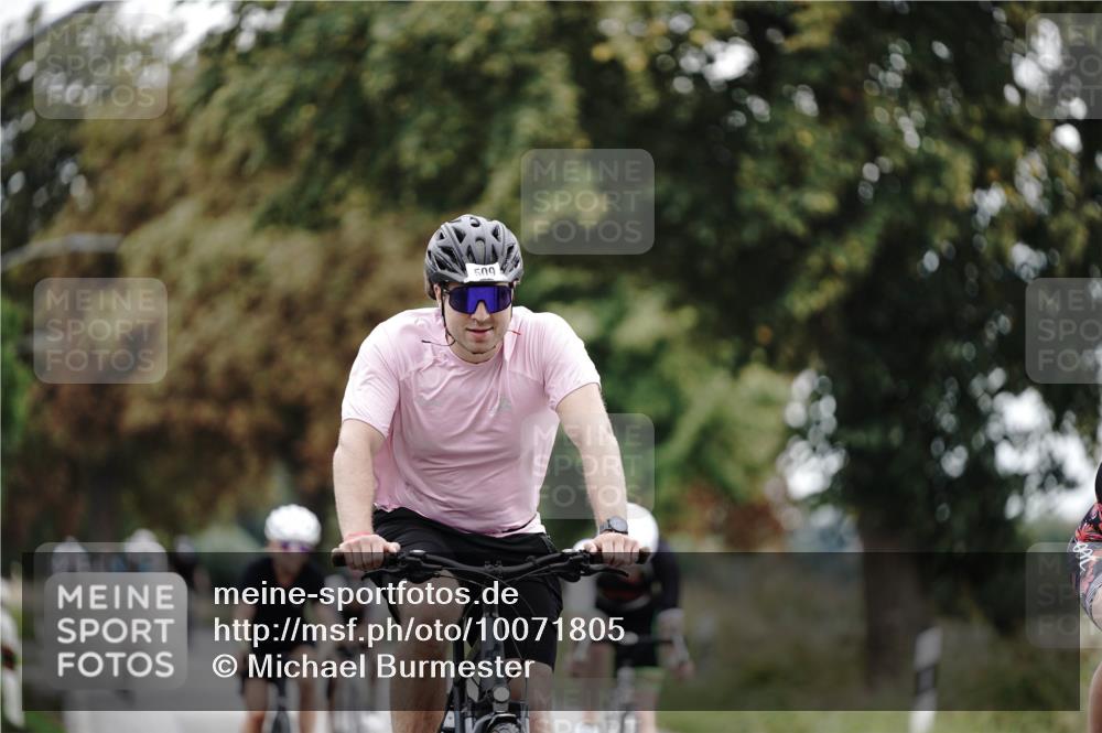 30.08.2026 - Elbe Triathlon Hamburg Michael Burmester http://msf.ph/oto/10071805 30.08.2026 10:08:36 Radfahren 500, 509, 676, 686, 736, 834, 889, 908 meine-sportfotos.de