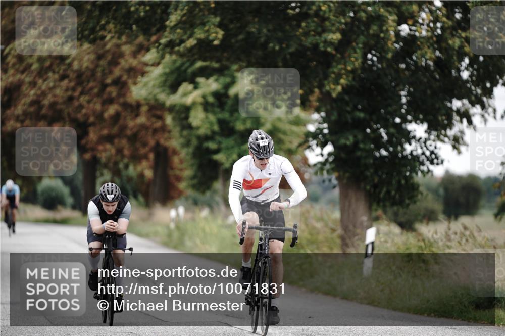 30.08.2026 - Elbe Triathlon Hamburg Michael Burmester http://msf.ph/oto/10071831 30.08.2026 10:08:47 Radfahren 425, 634, 709, 792 meine-sportfotos.de
