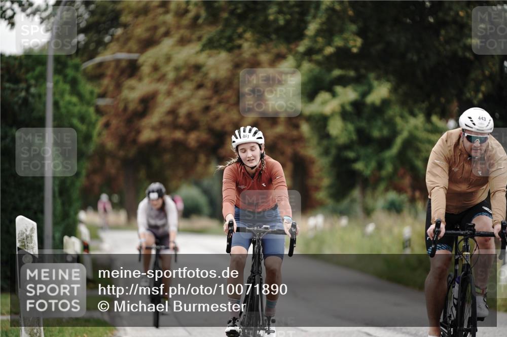 30.08.2026 - Elbe Triathlon Hamburg Michael Burmester http://msf.ph/oto/10071890 30.08.2026 10:09:19 Radfahren 443, 860, 861 meine-sportfotos.de