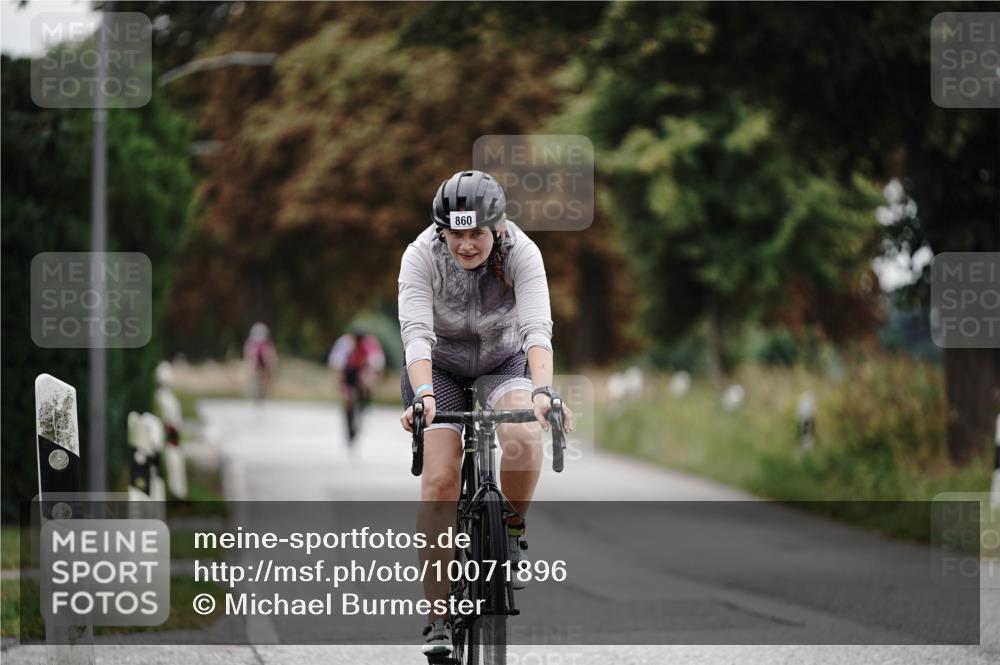 30.08.2026 - Elbe Triathlon Hamburg Michael Burmester http://msf.ph/oto/10071896 30.08.2026 10:09:21 Radfahren 443, 632, 860, 861 meine-sportfotos.de