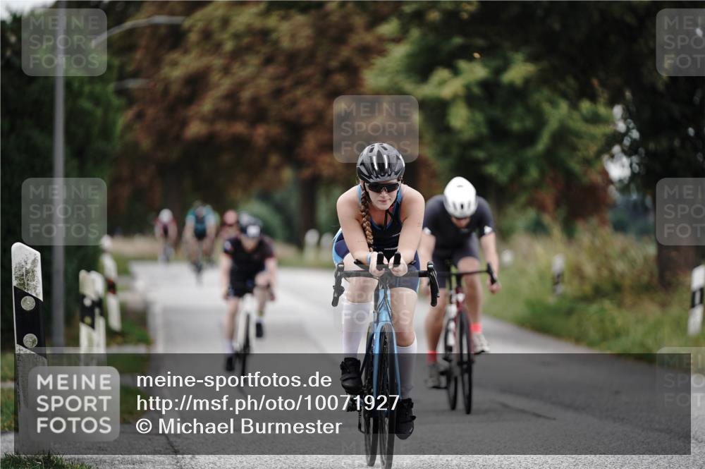 30.08.2026 - Elbe Triathlon Hamburg Michael Burmester http://msf.ph/oto/10071927 30.08.2026 10:09:44 Radfahren 693, 716, 811, 828, 896, 929, 1897 meine-sportfotos.de