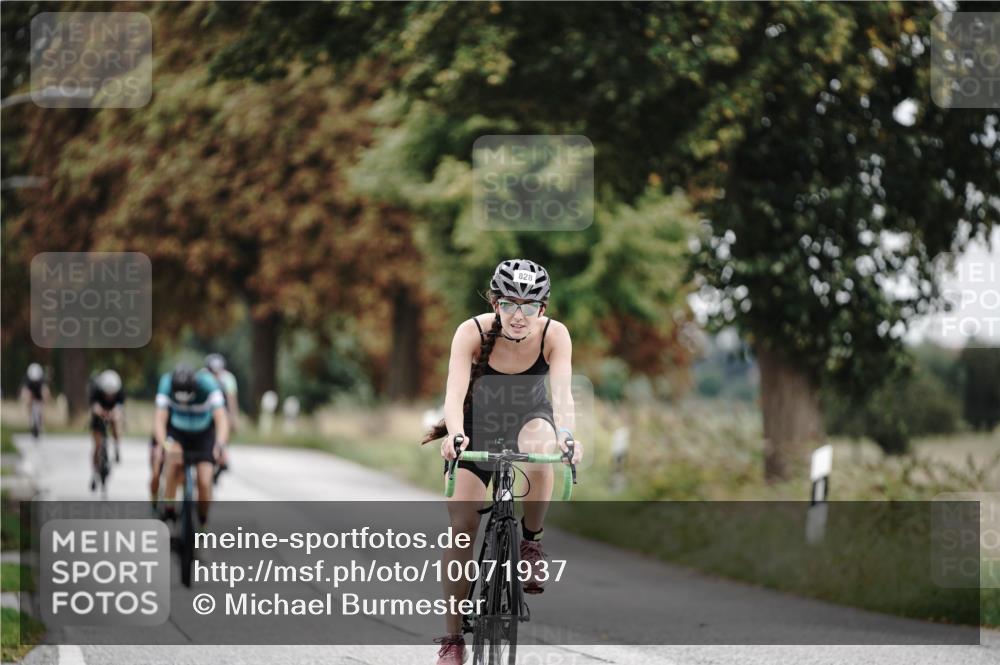 30.08.2026 - Elbe Triathlon Hamburg Michael Burmester http://msf.ph/oto/10071937 30.08.2026 10:09:49 Radfahren 529, 570, 690, 693, 828, 937 meine-sportfotos.de