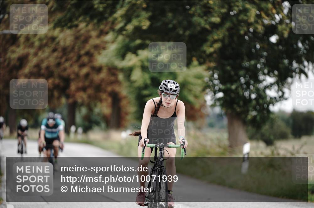 30.08.2026 - Elbe Triathlon Hamburg Michael Burmester http://msf.ph/oto/10071939 30.08.2026 10:09:49 Radfahren 529, 570, 690, 693, 828, 937 meine-sportfotos.de