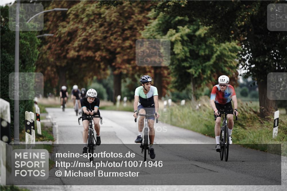 30.08.2026 - Elbe Triathlon Hamburg Michael Burmester http://msf.ph/oto/10071946 30.08.2026 10:09:54 Radfahren 529, 570, 690, 858, 937, 967 meine-sportfotos.de