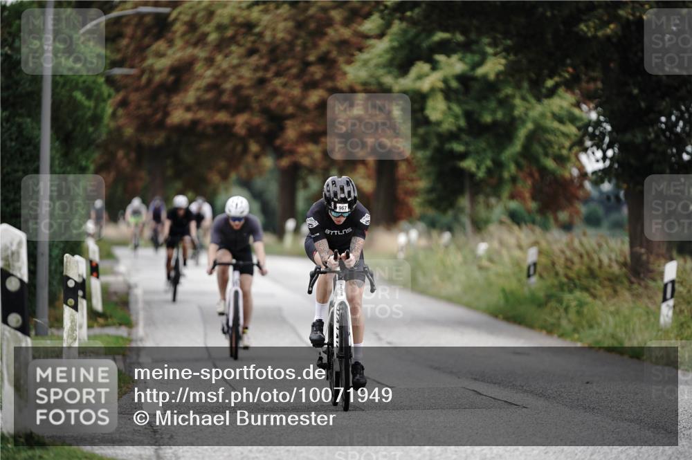30.08.2026 - Elbe Triathlon Hamburg Michael Burmester http://msf.ph/oto/10071949 30.08.2026 10:10:00 Radfahren 415, 858, 865, 967 meine-sportfotos.de