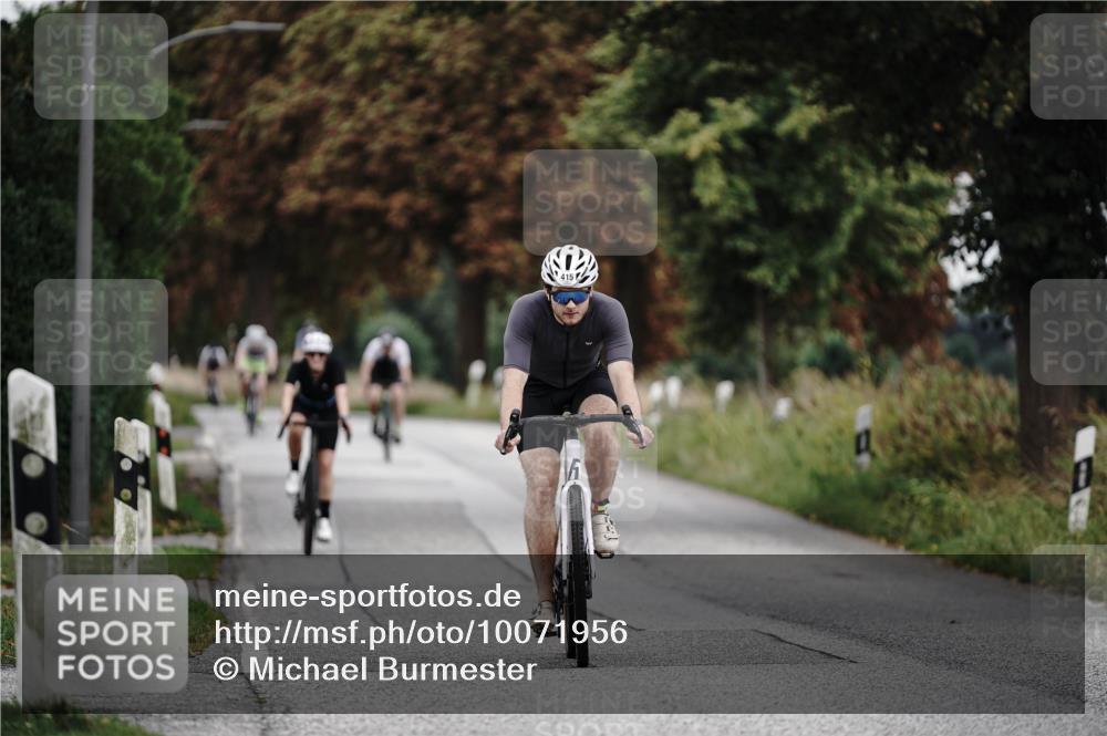 30.08.2026 - Elbe Triathlon Hamburg Michael Burmester http://msf.ph/oto/10071956 30.08.2026 10:10:02 Radfahren 408, 415, 865, 967 meine-sportfotos.de