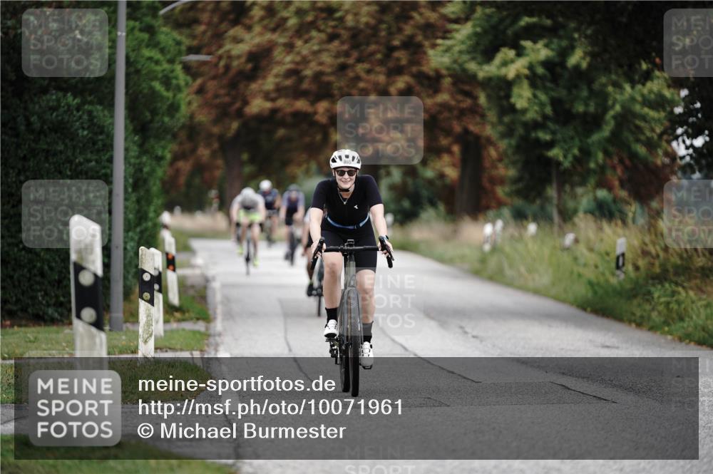 30.08.2026 - Elbe Triathlon Hamburg Michael Burmester http://msf.ph/oto/10071961 30.08.2026 10:10:04 Radfahren 408, 415, 516, 865 meine-sportfotos.de