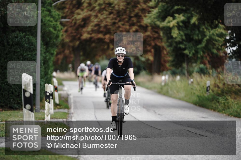 30.08.2026 - Elbe Triathlon Hamburg Michael Burmester http://msf.ph/oto/10071965 30.08.2026 10:10:04 Radfahren 408, 415, 516, 865 meine-sportfotos.de