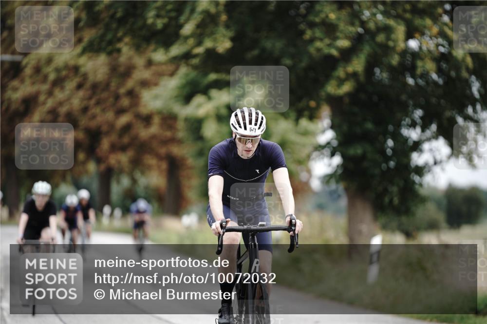 30.08.2026 - Elbe Triathlon Hamburg Michael Burmester http://msf.ph/oto/10072032 30.08.2026 10:10:41 Radfahren 419, 462, 541, 658, 849, 856, 911, 933, 960 meine-sportfotos.de