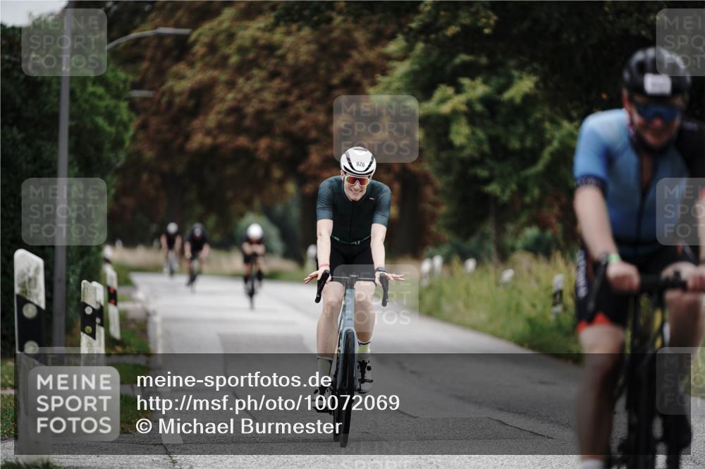 30.08.2026 - Elbe Triathlon Hamburg Michael Burmester http://msf.ph/oto/10072069 30.08.2026 10:10:58 Radfahren 497, 626, 747 meine-sportfotos.de