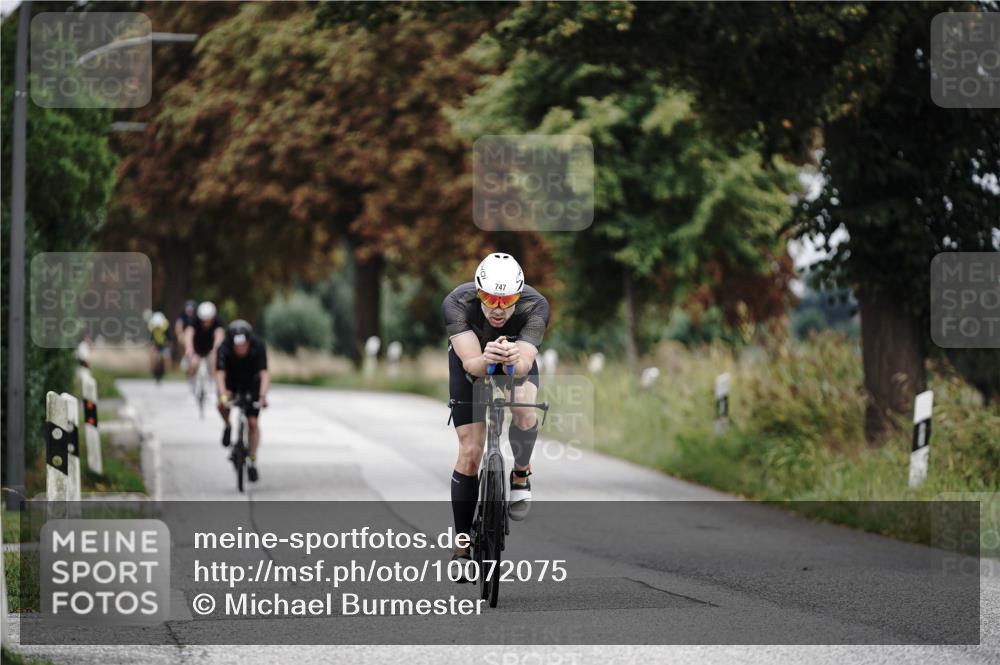 30.08.2026 - Elbe Triathlon Hamburg Michael Burmester http://msf.ph/oto/10072075 30.08.2026 10:11:03 Radfahren 617, 729, 747 meine-sportfotos.de