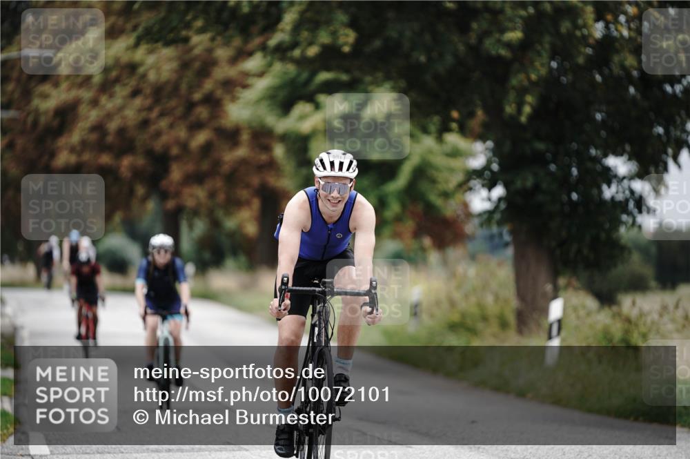 30.08.2026 - Elbe Triathlon Hamburg Michael Burmester http://msf.ph/oto/10072101 30.08.2026 10:11:18 Radfahren 364, 581, 633, 836, 920, 927 meine-sportfotos.de