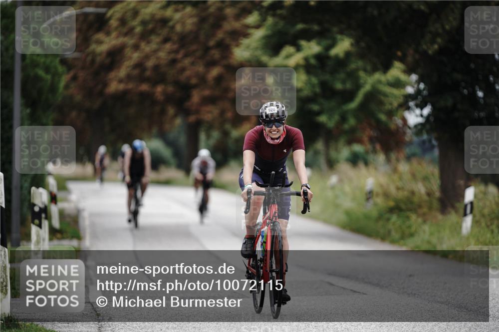 30.08.2026 - Elbe Triathlon Hamburg Michael Burmester http://msf.ph/oto/10072115 30.08.2026 10:11:22 Radfahren 581, 621, 713, 836, 920 meine-sportfotos.de