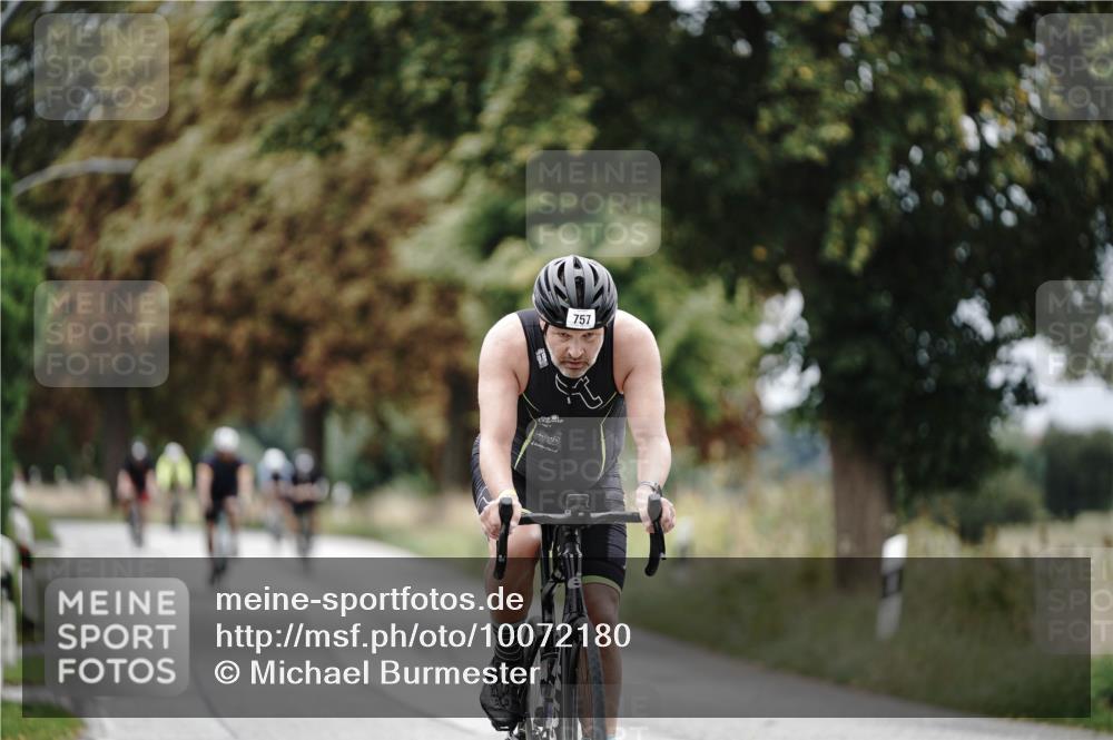30.08.2026 - Elbe Triathlon Hamburg Michael Burmester http://msf.ph/oto/10072180 30.08.2026 10:12:06 Radfahren 400, 665, 698, 742, 757, 969 meine-sportfotos.de