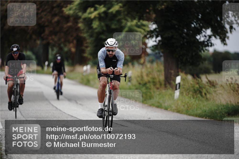 30.08.2026 - Elbe Triathlon Hamburg Michael Burmester http://msf.ph/oto/10072193 30.08.2026 10:12:13 Radfahren 400, 665, 698, 710, 853, 980 meine-sportfotos.de