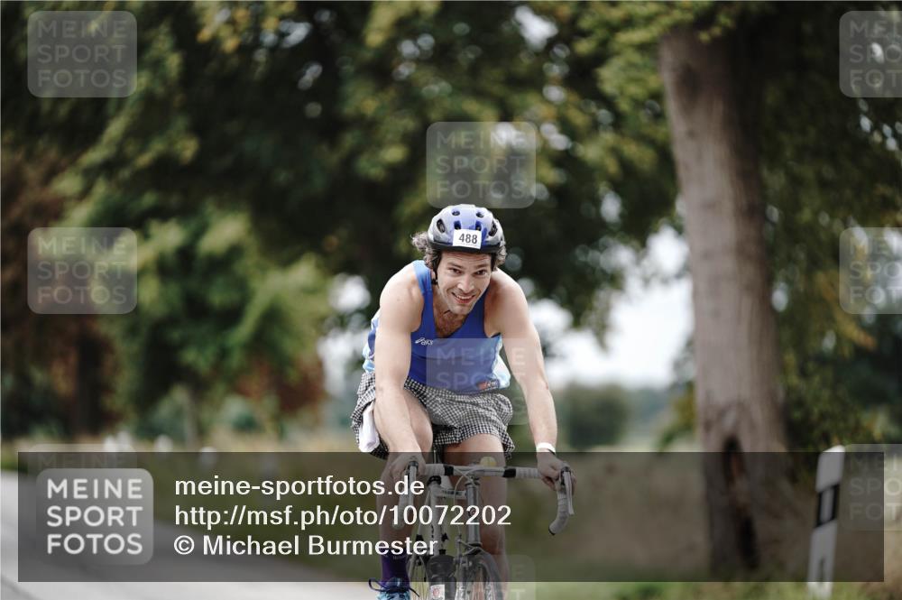 30.08.2026 - Elbe Triathlon Hamburg Michael Burmester http://msf.ph/oto/10072202 30.08.2026 10:12:21 Radfahren 488, 833, 902, 976 meine-sportfotos.de