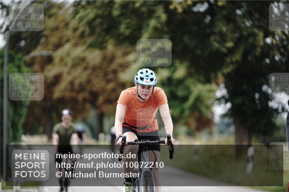 30.08.2026 - Elbe Triathlon Hamburg Michael Burmester http://msf.ph/oto/10072210 30.08.2026 10:12:27 Radfahren 437, 569, 734, 833, 902, 939, 976 meine-sportfotos.de