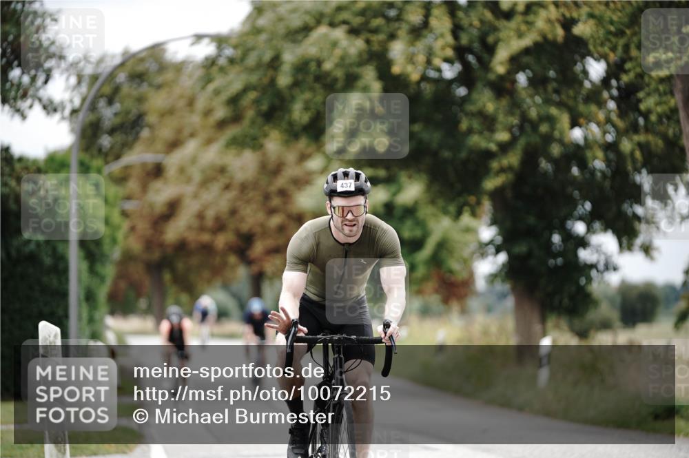30.08.2026 - Elbe Triathlon Hamburg Michael Burmester http://msf.ph/oto/10072215 30.08.2026 10:12:30 Radfahren 437, 569, 734, 902, 939, 976 meine-sportfotos.de