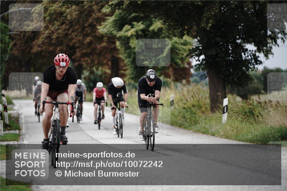 30.08.2026 - Elbe Triathlon Hamburg Michael Burmester http://msf.ph/oto/10072242 30.08.2026 10:12:58 Radfahren 441, 537, 664, 669, 722, 728, 813, 872, 883 meine-sportfotos.de
