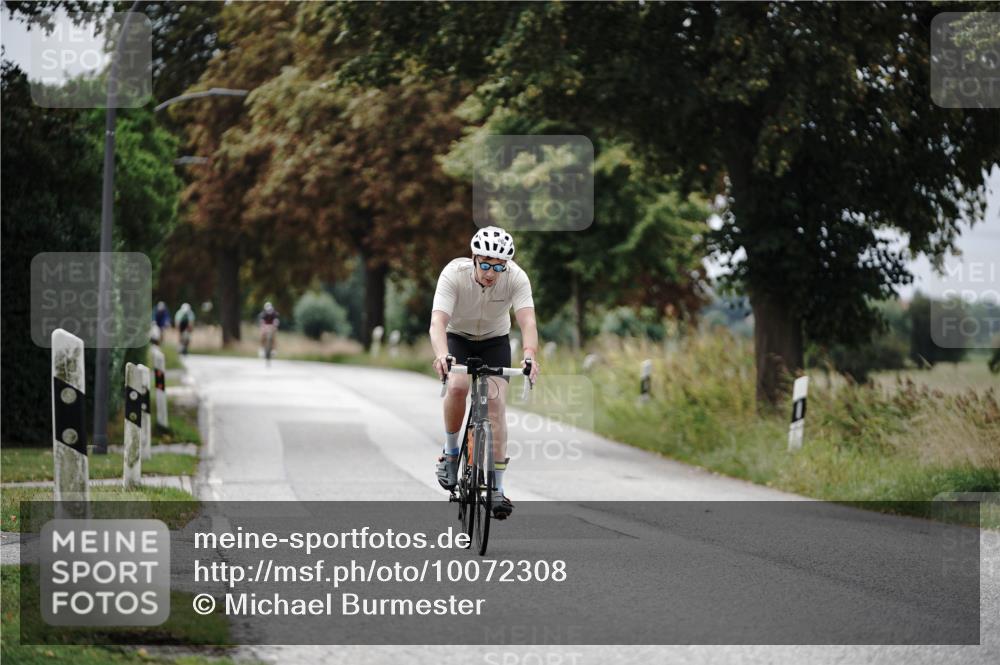 30.08.2026 - Elbe Triathlon Hamburg Michael Burmester http://msf.ph/oto/10072308 30.08.2026 10:13:43 Radfahren 604, 673, 768, 788 meine-sportfotos.de
