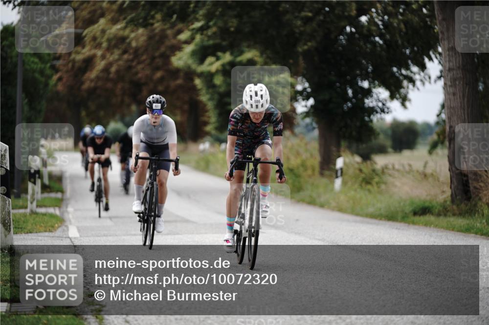 30.08.2026 - Elbe Triathlon Hamburg Michael Burmester http://msf.ph/oto/10072320 30.08.2026 10:13:59 Radfahren 585, 611, 612, 646, 799, 881, 886, 1896 meine-sportfotos.de
