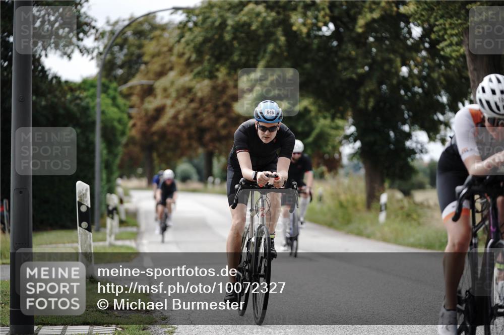 30.08.2026 - Elbe Triathlon Hamburg Michael Burmester http://msf.ph/oto/10072327 30.08.2026 10:14:01 Radfahren 585, 611, 646, 799, 881, 886, 1896 meine-sportfotos.de