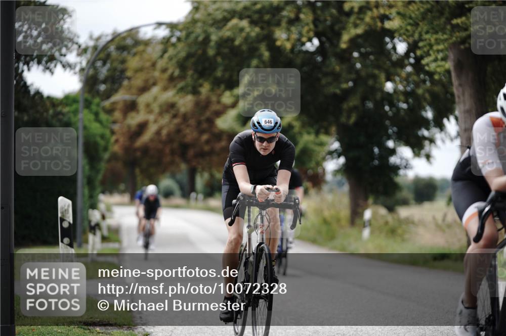30.08.2026 - Elbe Triathlon Hamburg Michael Burmester http://msf.ph/oto/10072328 30.08.2026 10:14:01 Radfahren 585, 611, 646, 799, 881, 886, 1896 meine-sportfotos.de