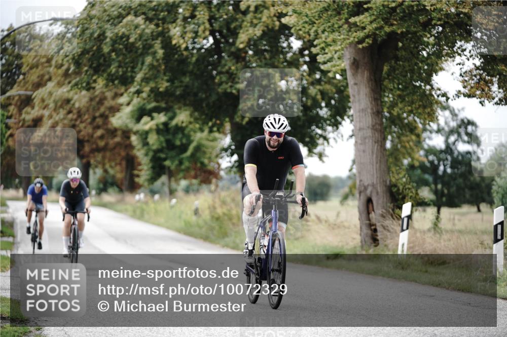 30.08.2026 - Elbe Triathlon Hamburg Michael Burmester http://msf.ph/oto/10072329 30.08.2026 10:14:02 Radfahren 585, 611, 646, 799, 881, 1896 meine-sportfotos.de