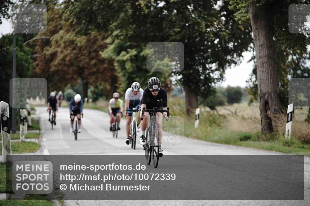 30.08.2026 - Elbe Triathlon Hamburg Michael Burmester http://msf.ph/oto/10072339 30.08.2026 10:14:28 Radfahren 506, 720, 750, 803, 838, 932, 944 meine-sportfotos.de