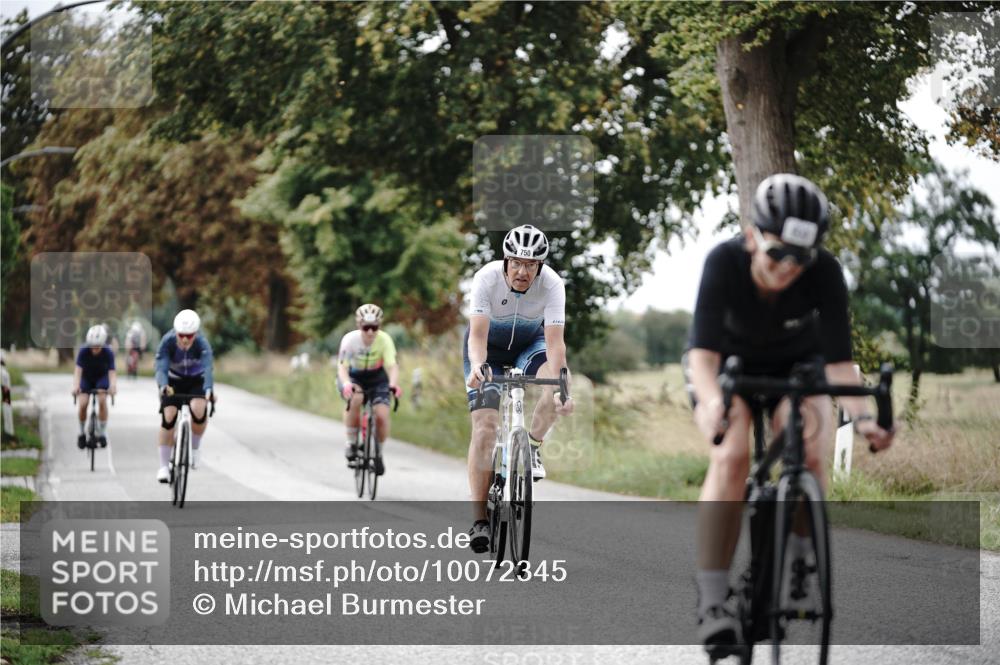 30.08.2026 - Elbe Triathlon Hamburg Michael Burmester http://msf.ph/oto/10072345 30.08.2026 10:14:29 Radfahren 506, 720, 750, 803, 838, 932, 944 meine-sportfotos.de
