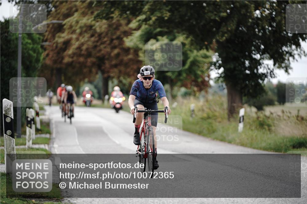 30.08.2026 - Elbe Triathlon Hamburg Michael Burmester http://msf.ph/oto/10072365 30.08.2026 10:14:48 Radfahren 413, 451, 901, 943, 962 meine-sportfotos.de