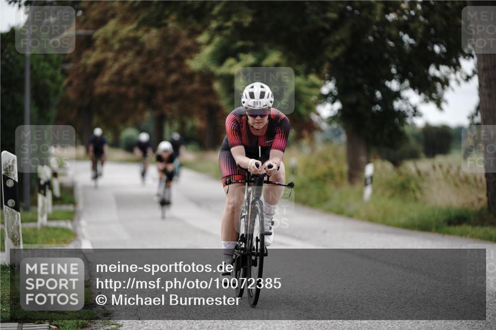 30.08.2026 - Elbe Triathlon Hamburg Michael Burmester http://msf.ph/oto/10072385 30.08.2026 10:15:11 Radfahren 577, 667, 891, 898, 954 meine-sportfotos.de