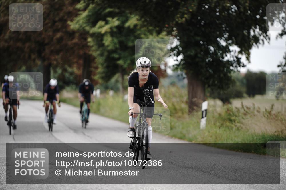 30.08.2026 - Elbe Triathlon Hamburg Michael Burmester http://msf.ph/oto/10072386 30.08.2026 10:15:13 Radfahren 577, 667, 891, 898, 954 meine-sportfotos.de